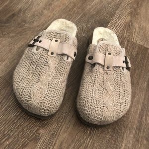 Never worn, American Eagle Clogs